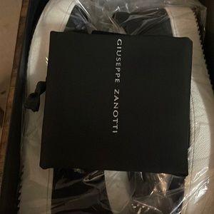Giuseppe Zanotti Double Zip Suede Low-Top Sneakers